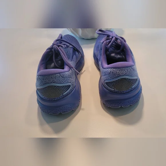 Brooks Ghost 16 Size 9 1/2 - Picture 9 of 12